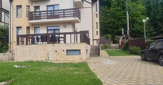 Casă Furnica