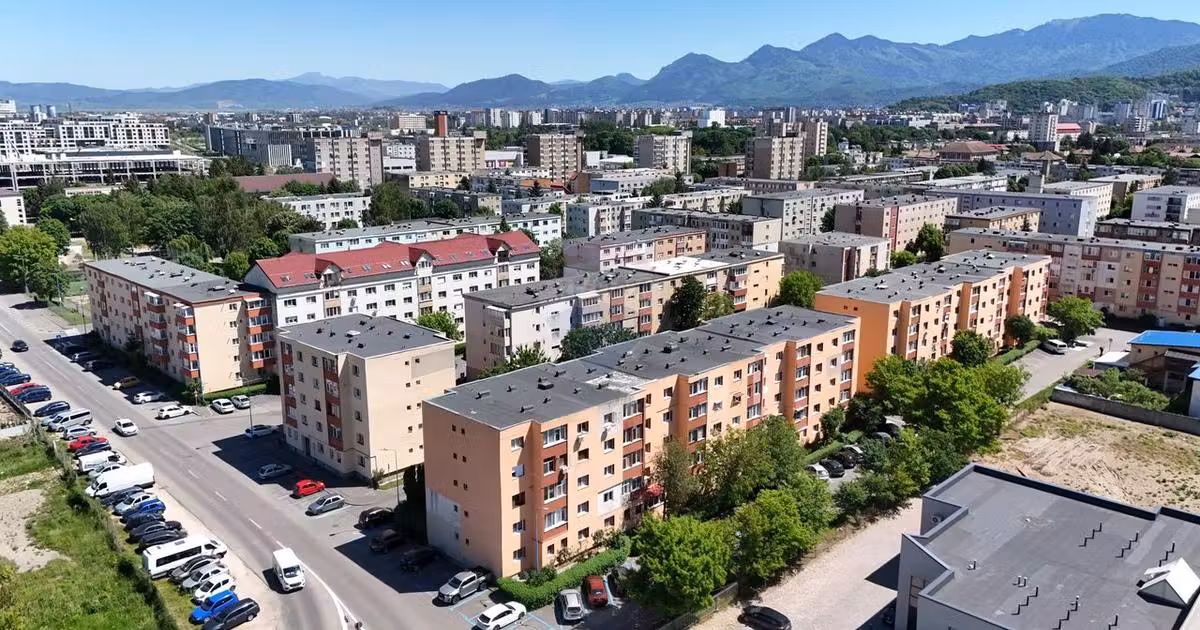 Garsonieră de vânzare, mobilată în zona Tractorul, Brașov