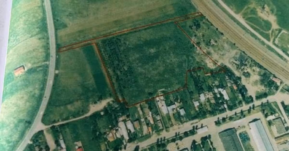 Teren Construcții intravilan de vânzare de 30700 mp, în Florești