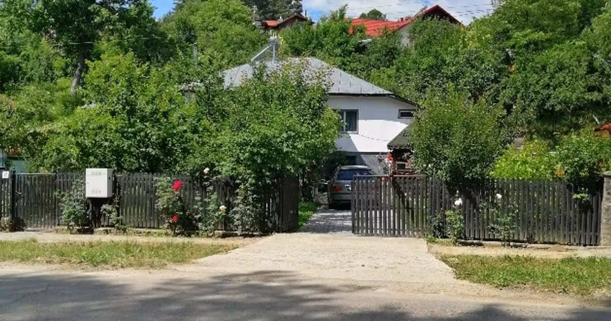 Casă individuală de vânzare cu 5 camere, mobilată în Slănic