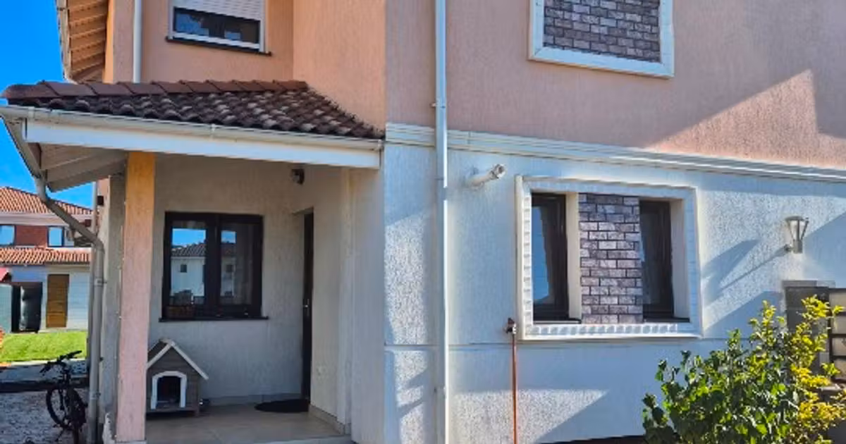 Duplex de vânzare cu 4 camere, mobilat în Dumbrăvița