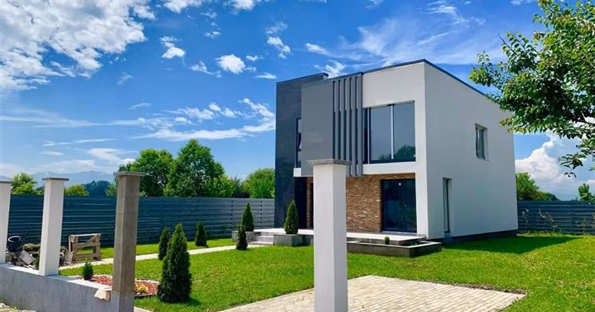 Casă individuală de vânzare cu 4 camere în zona Stupini, Brașov