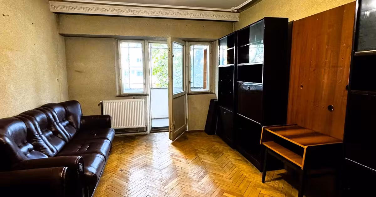 Apartament de vânzare cu 3 camere în zona Târgu Cucu, Iași