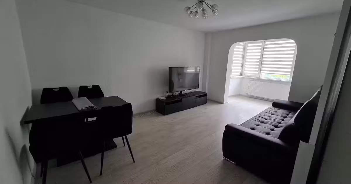 Apartament de vânzare cu 3 camere, mobilat în zona Griviței, Brașov