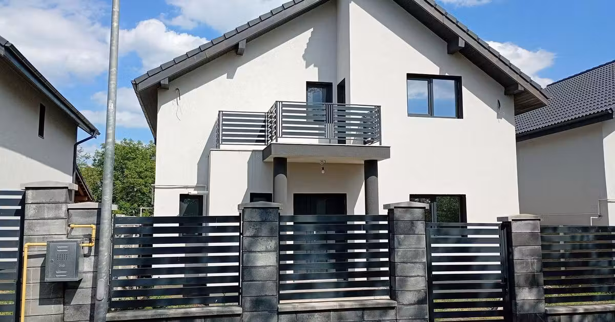 Casă individuală de vânzare cu 5 camere în Sânandrei