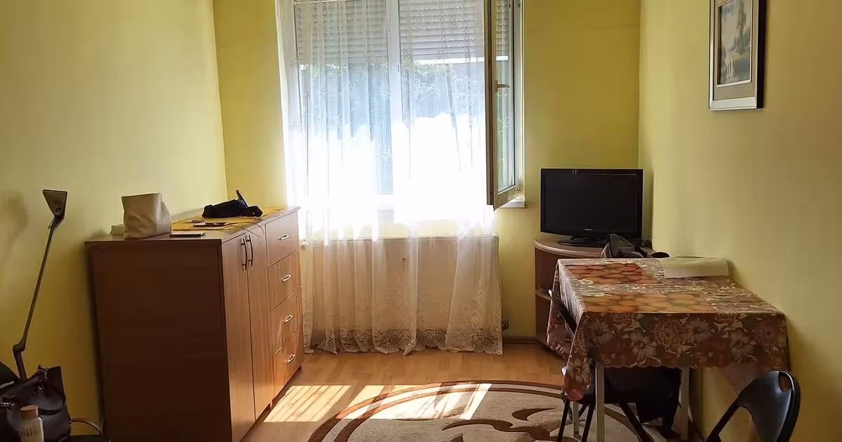 Apartament de vânzare cu 2 camere, mobilat în zona Valenta, Oradea
