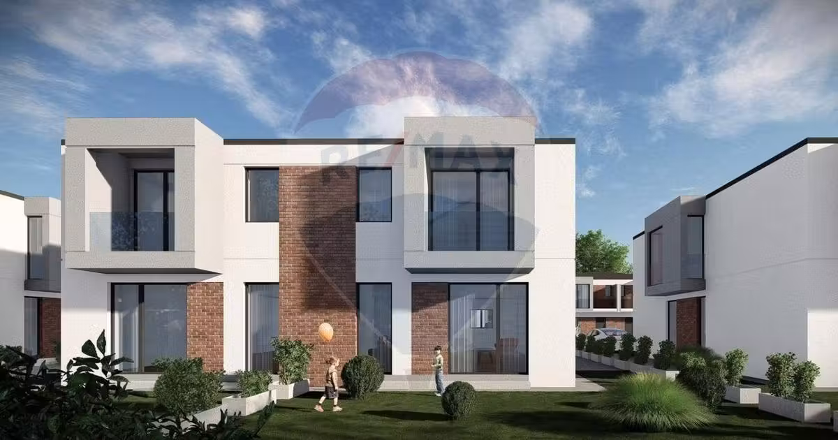 Casă de vânzare cu 4 camere în Tunari