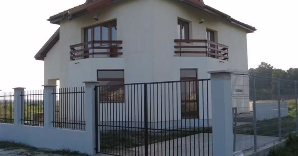 Casă de vânzare cu 5 camere în zona Străulești, Sector 1
