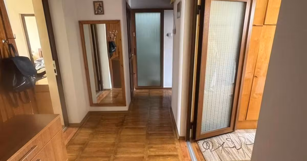 Apartament de vânzare cu 3 camere, mobilat în zona Peninsula, Constanța