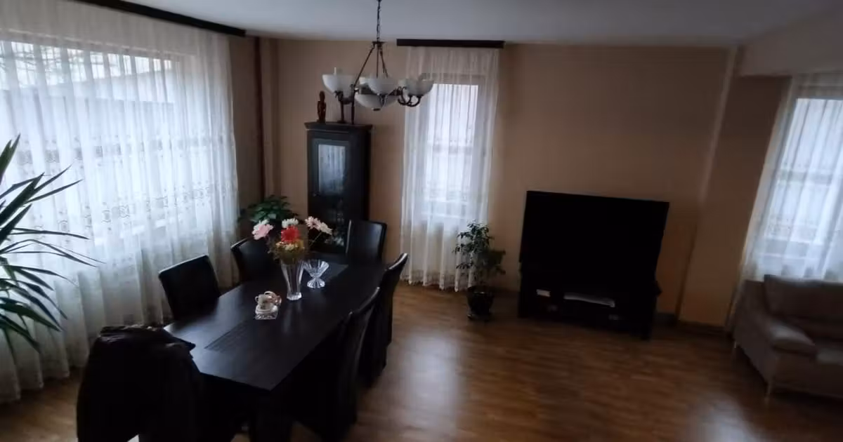 Casă individuală de vânzare cu 6 camere în zona Kamsas, Constanța