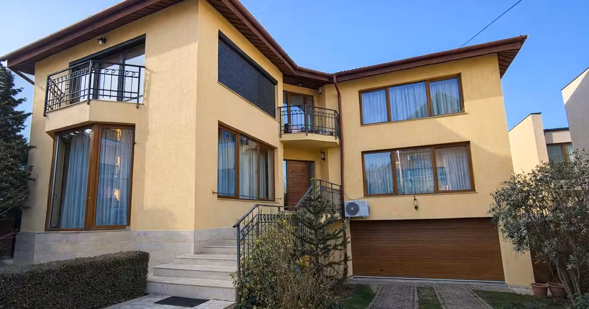 Casă individuală de vânzare cu 6 camere în zona Andrei Mureșanu, Cluj-Napoca
