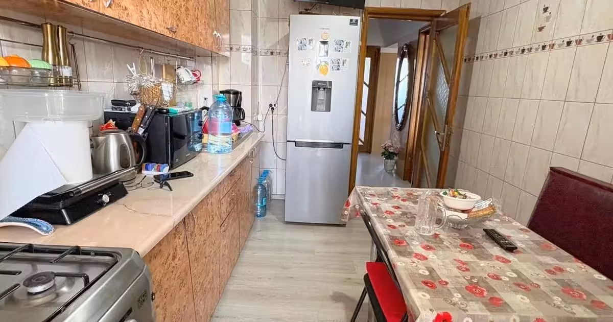 Apartament de vânzare cu 3 camere în zona Milcov, Bacău