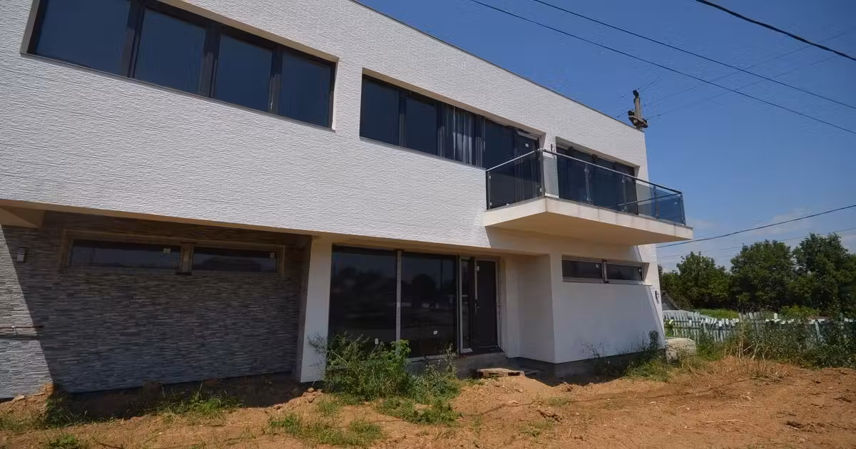 Casă individuală de vânzare cu 4 camere în Ștefăneștii de Jos