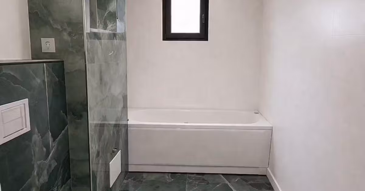 Apartament de vânzare cu 3 camere în zona Piața Centrală, Galați