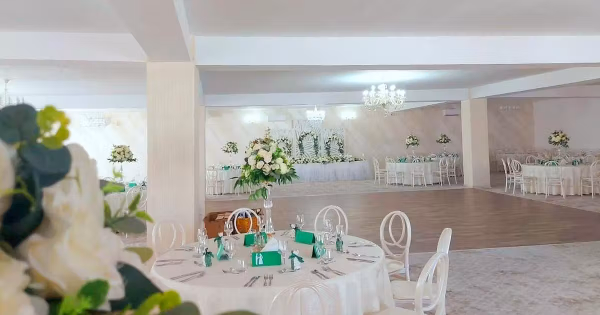 Spațiu comercial de vânzare de 917 mp, în Pechea