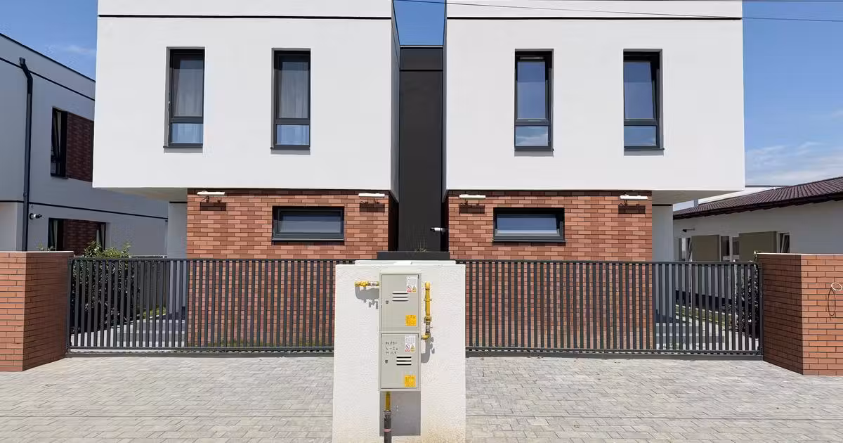 Casă individuală de vânzare cu 4 camere în Moșnița Nouă