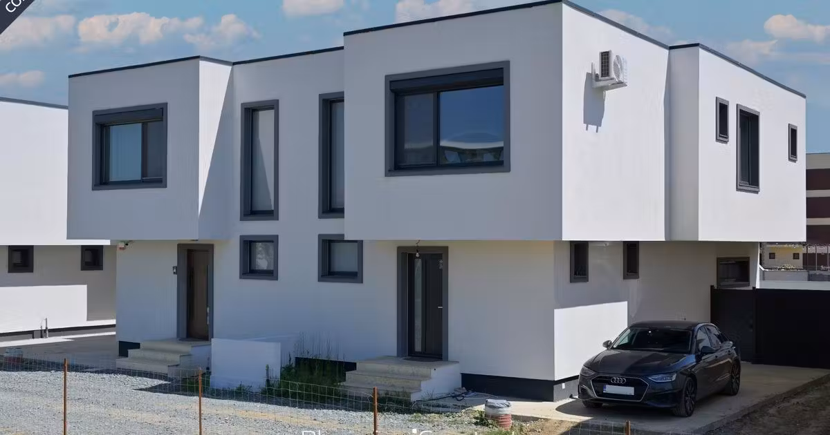 Casă de vânzare cu 4 camere în Mamaia