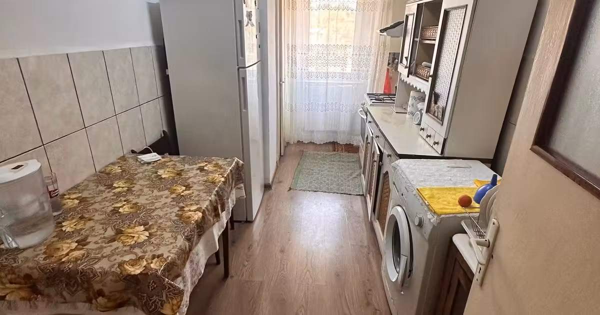 Apartament de vânzare cu 4 camere în zona Central, Tulcea