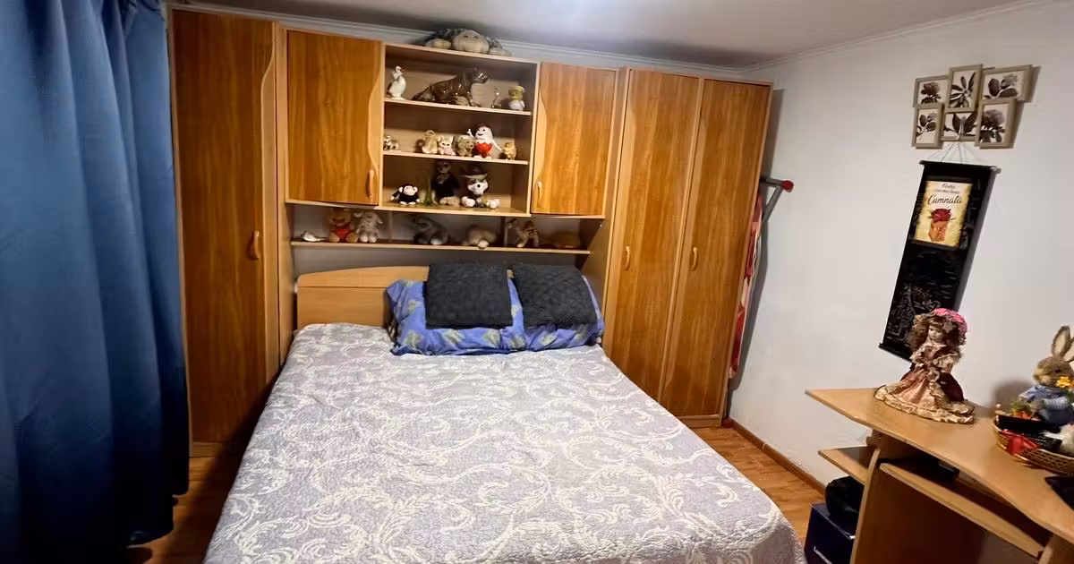 Casă de vânzare cu 4 camere în zona Est, Tulcea