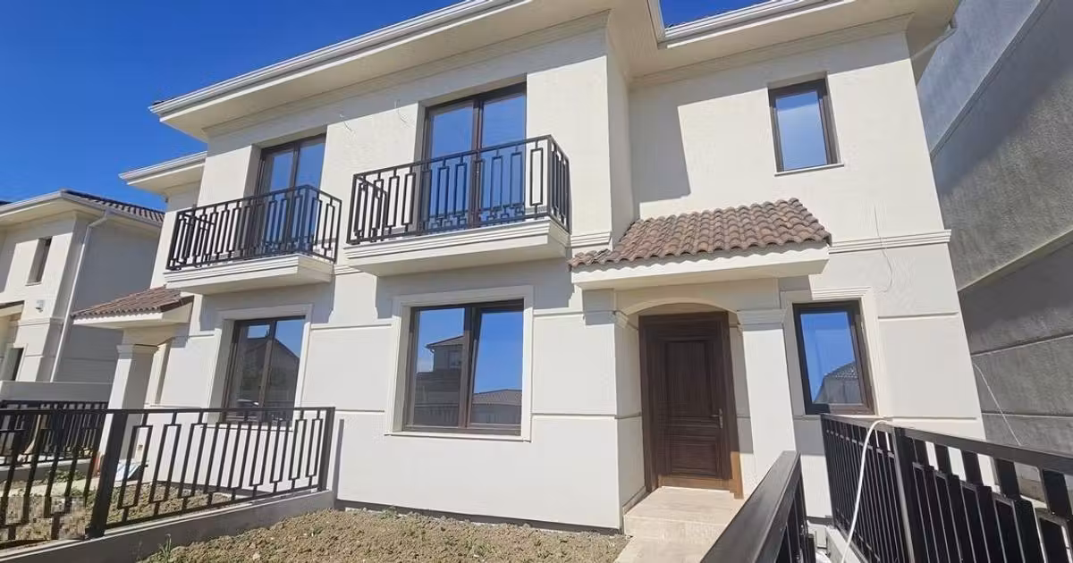 Duplex de vânzare cu 5 camere în Moșnița Nouă
