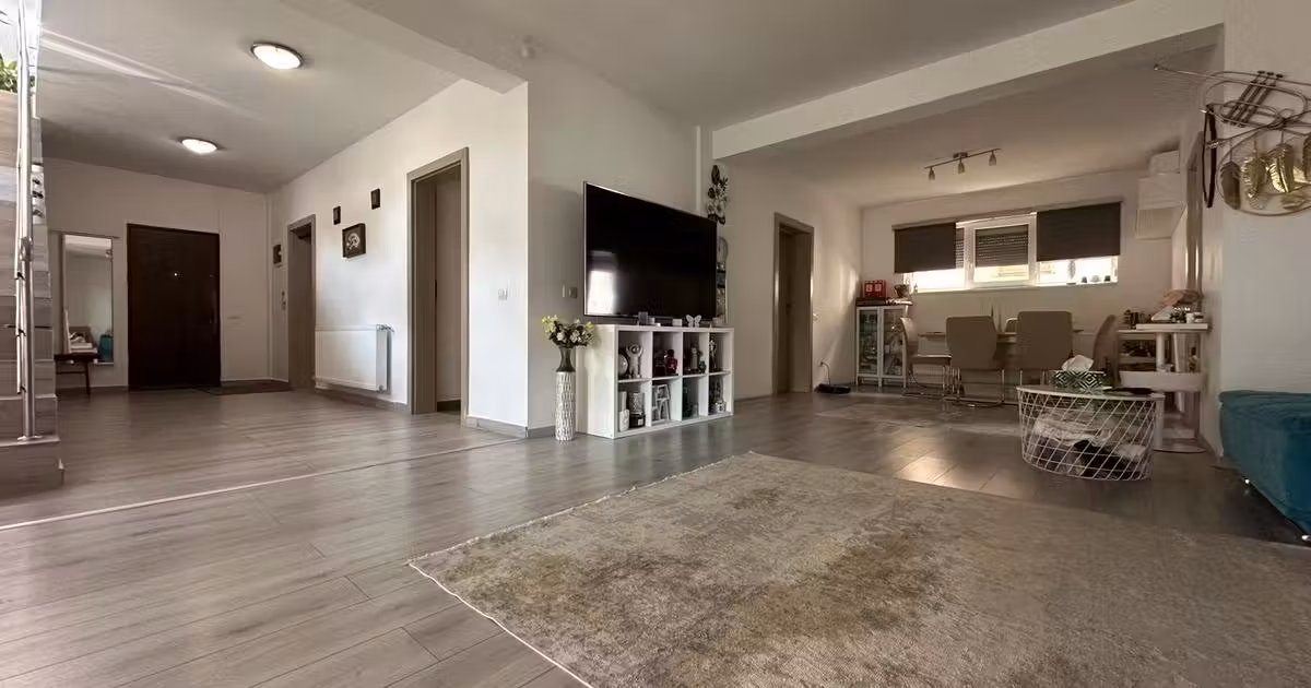 Casă individuală de vânzare cu 5 camere în zona Prelungirea Ghencea, Sector 6