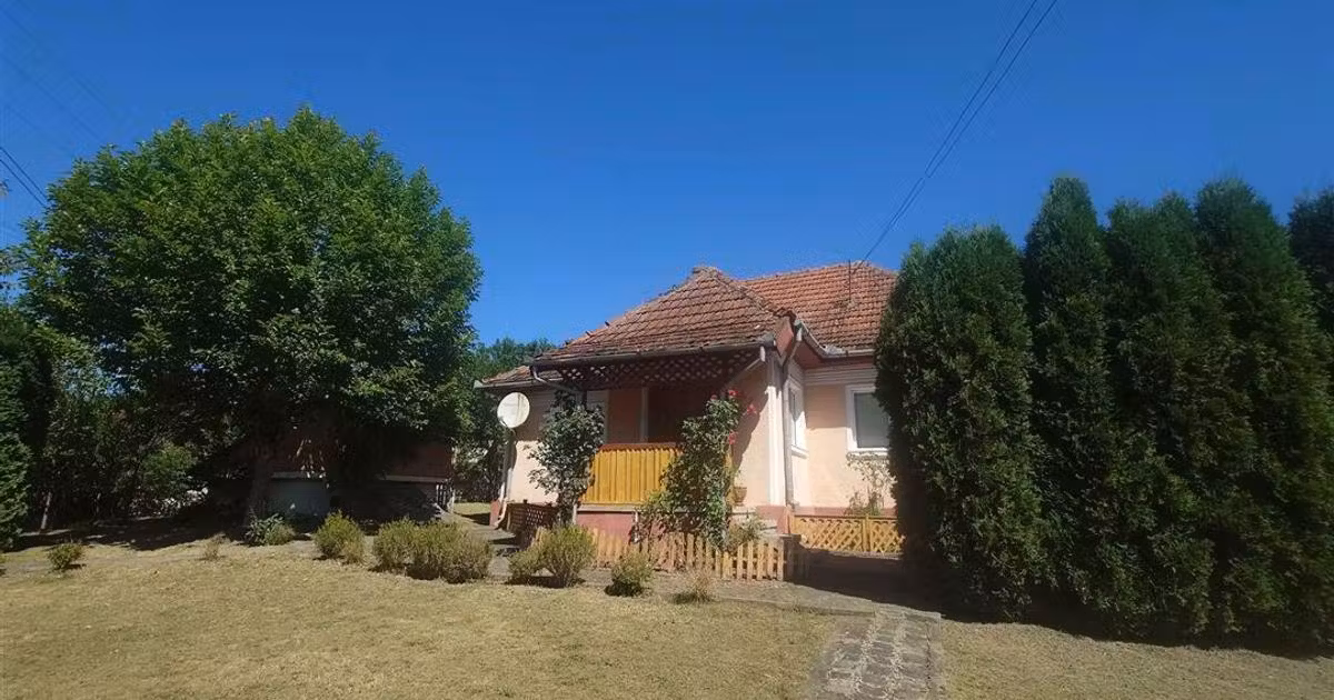 Casă individuală de vânzare cu 3 camere în Luncoiu de Jos