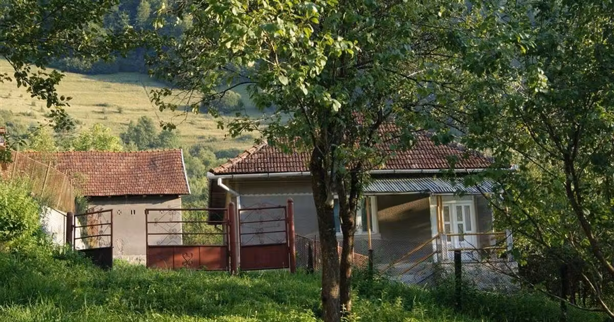 Casă individuală de vânzare cu 4 camere în Buceș