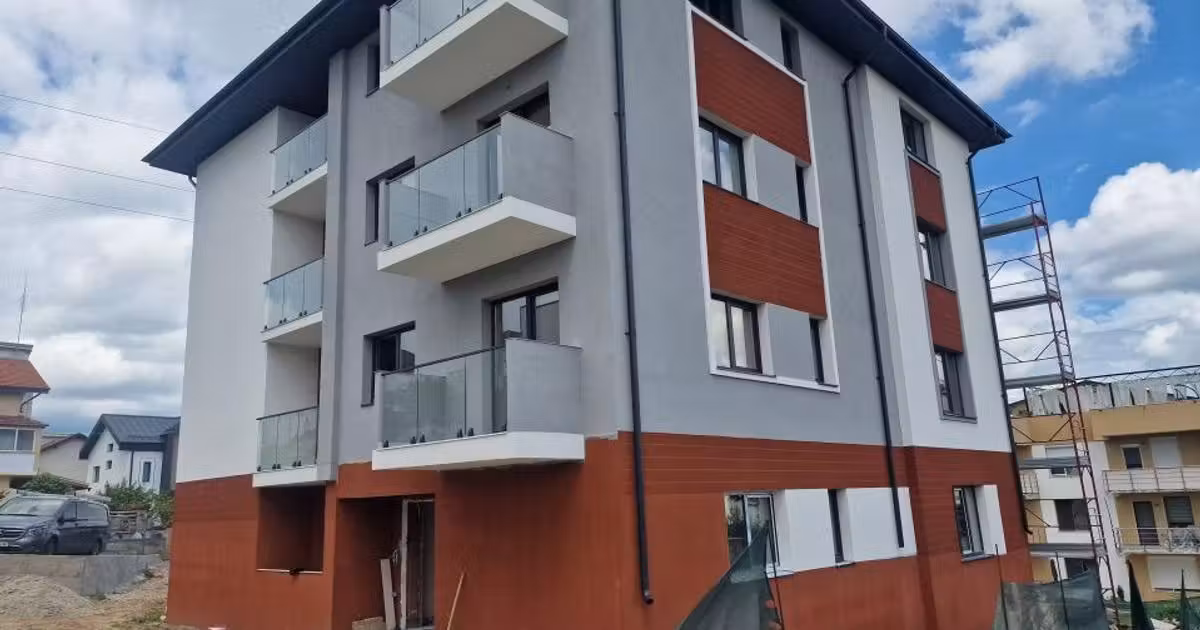 Apartament de vânzare cu 3 camere în Smeura