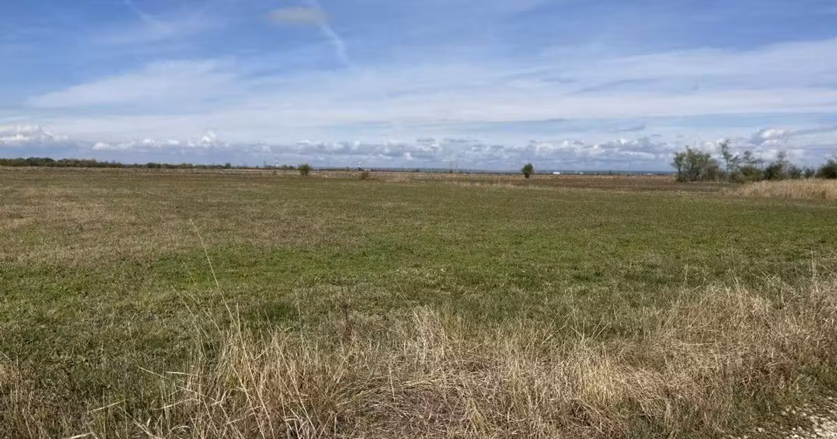 Teren Construcții intravilan de vânzare de 3700 mp, în Rătești