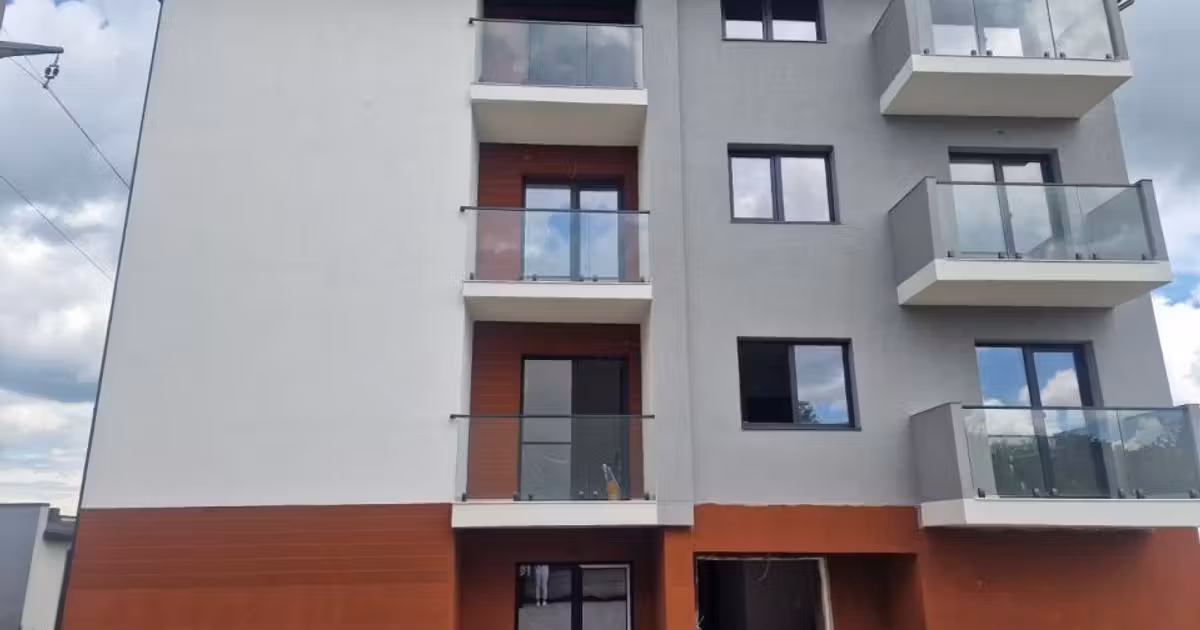 Apartament de vânzare cu 3 camere în Smeura