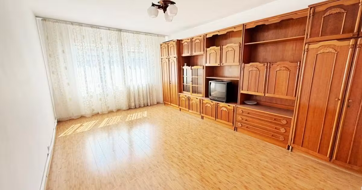 Apartament de vânzare cu 3 camere în Curtea de Argeș