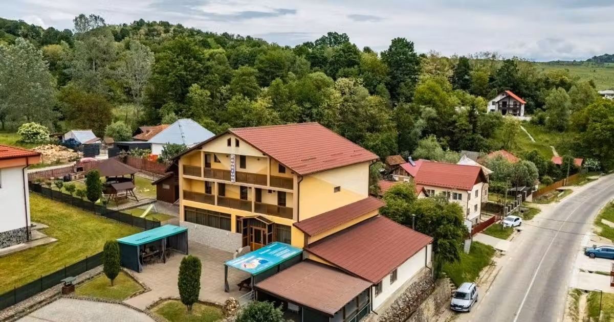Hotel/Pensiune de vânzare de 500 mp, în Valea Iașului