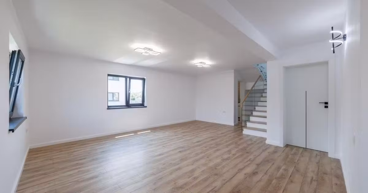 Casă individuală de vânzare cu 4 camere în Argeșelu