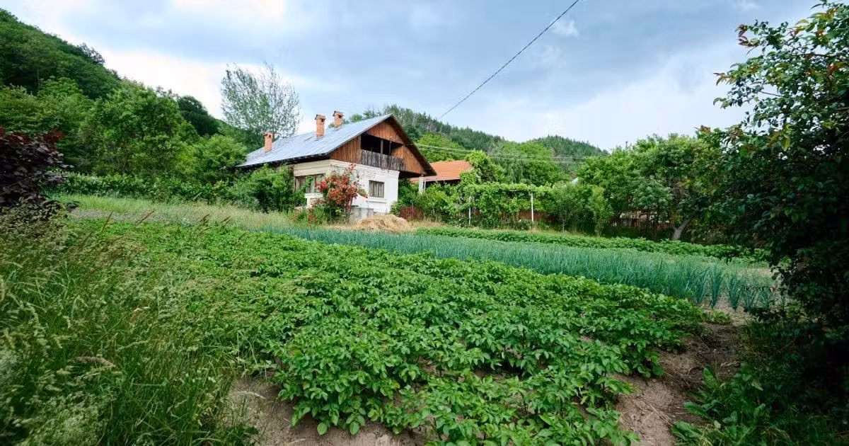 Casă individuală de vânzare cu 3 camere, mobilată în Câmpulung Muscel