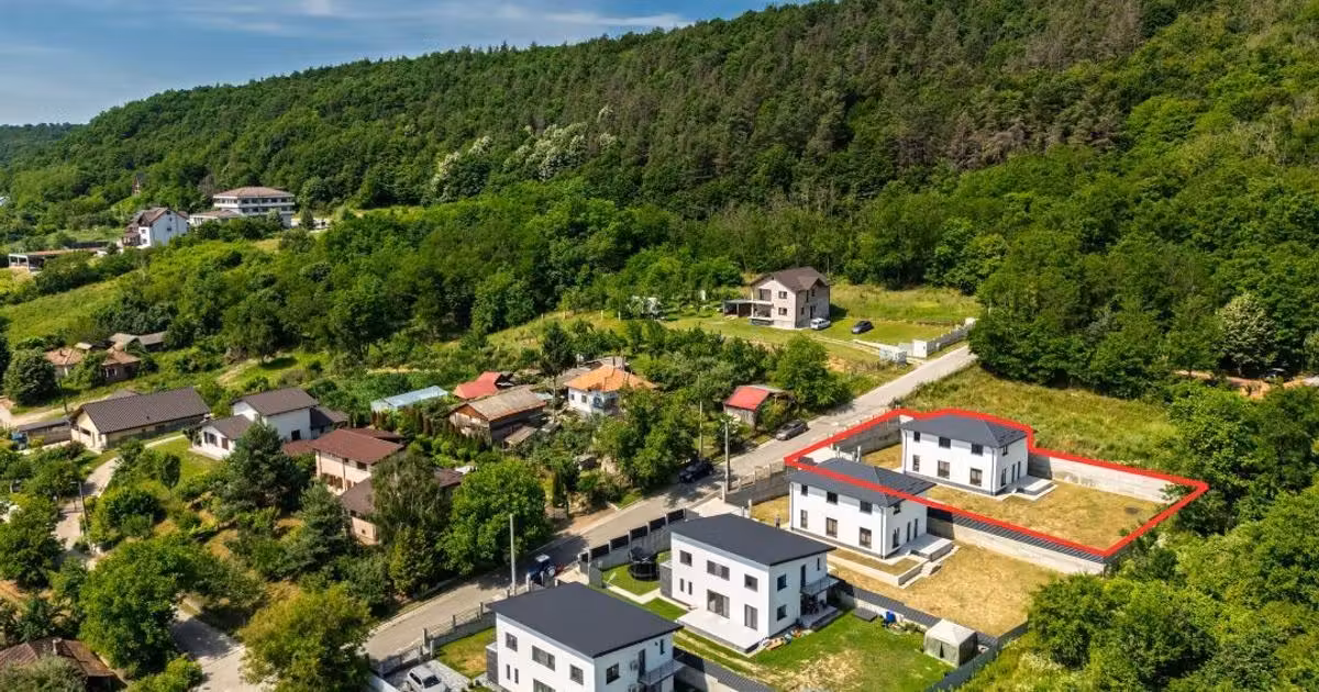 Casă individuală de vânzare cu 5 camere în Argeșelu