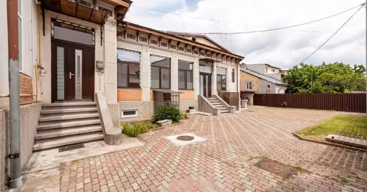 Casă Ultracentral