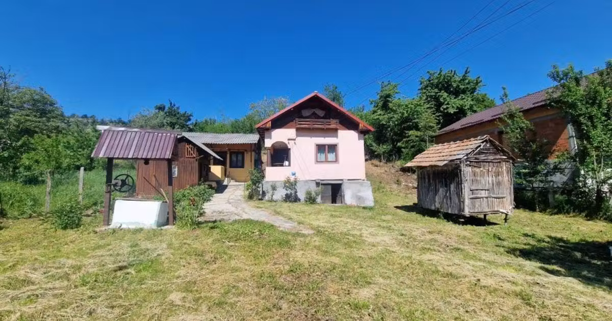 Casă individuală de vânzare cu 2 camere, mobilată în Boțești