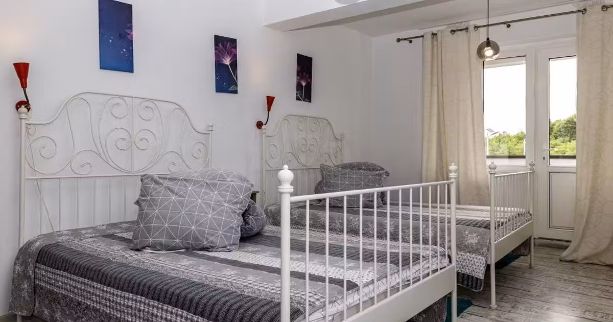 Hotel/Pensiune de vânzare de 855 mp, în Lintești