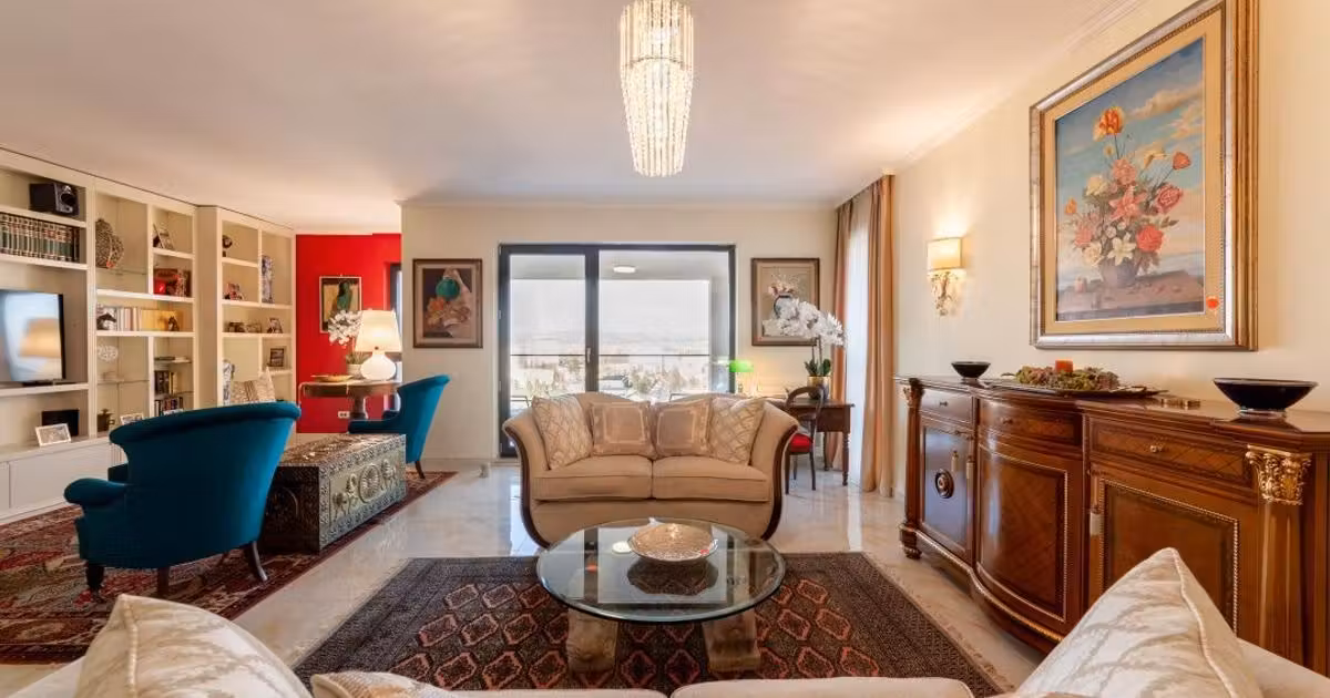 Apartament de vânzare cu 3 camere, mobilat în zona Central, Pitești