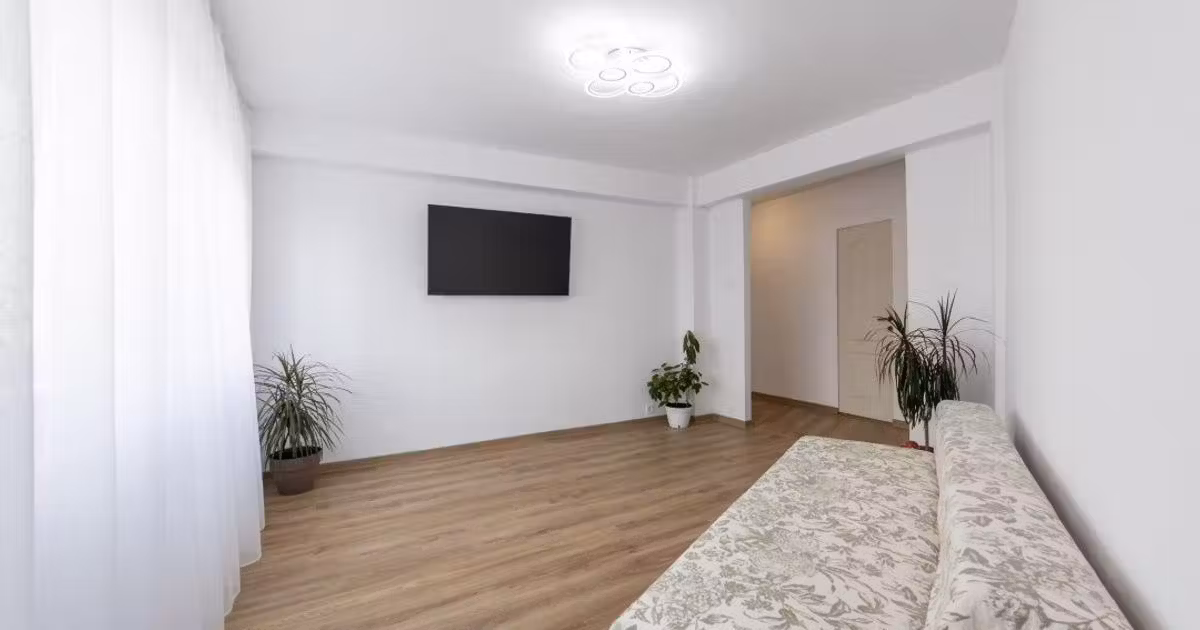Apartament de vânzare cu 3 camere, mobilat în zona Banat, Pitești