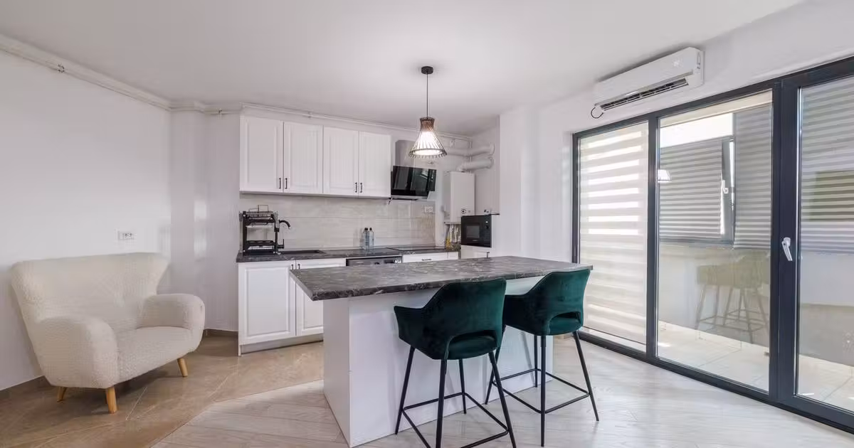Apartament de vânzare cu 3 camere, mobilat în zona Găvana, Pitești