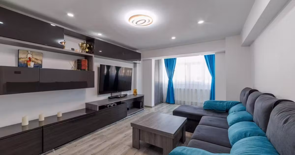 Apartament de vânzare cu 3 camere, mobilat în zona Prundu, Pitești