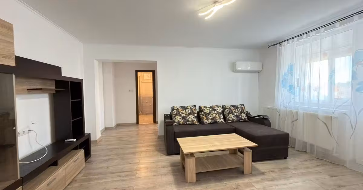 Apartament de vânzare cu 3 camere, mobilat în Carei
