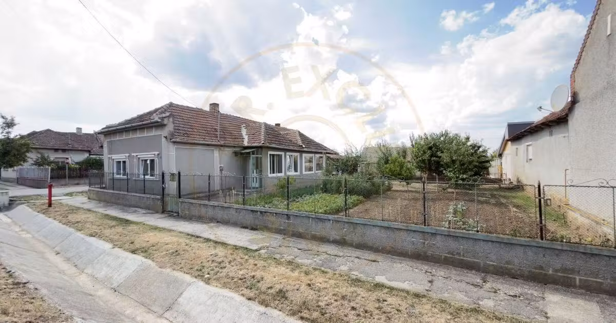 Casă individuală de vânzare cu 4 camere, mobilată în Carei