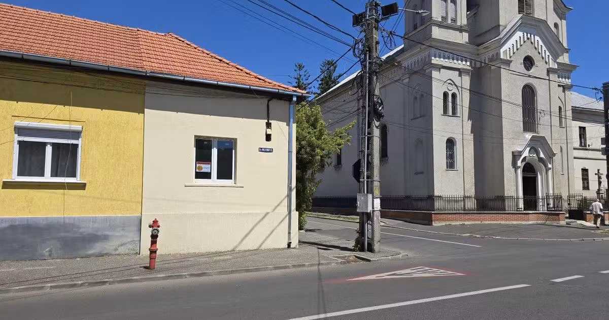 Casă individuală de vânzare cu 2 camere în zona Semicentral, Satu Mare