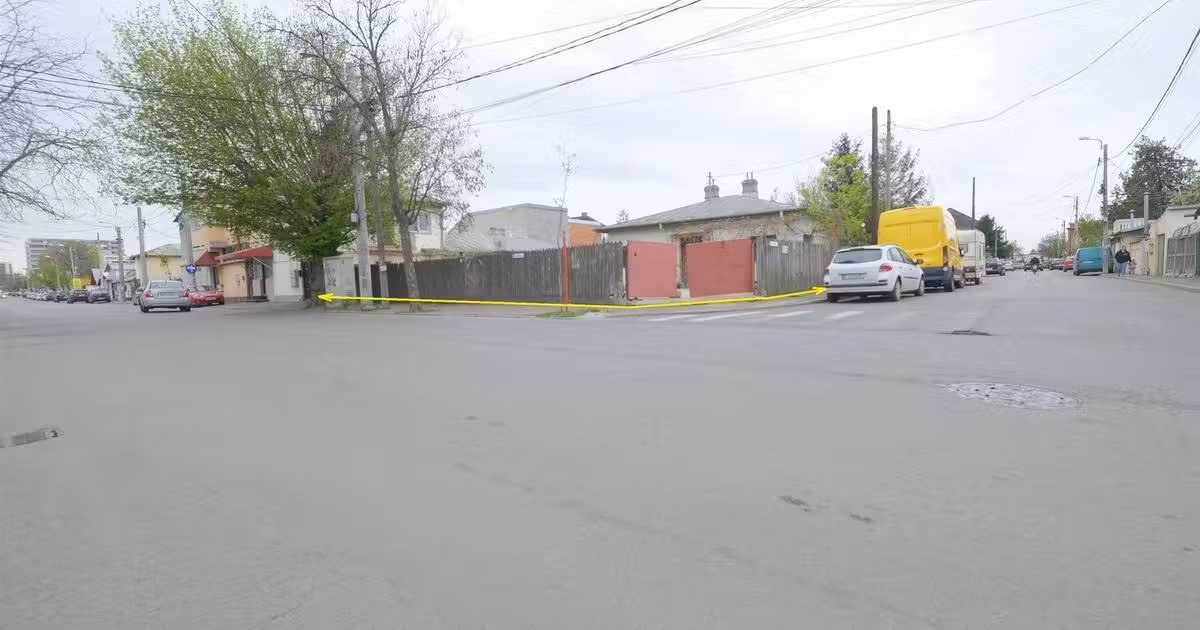Casă de vânzare cu 4 camere în zona Rahova, Sector 5