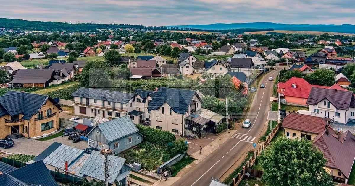 Spațiu comercial de vânzare de 750 mp, în Volovăț