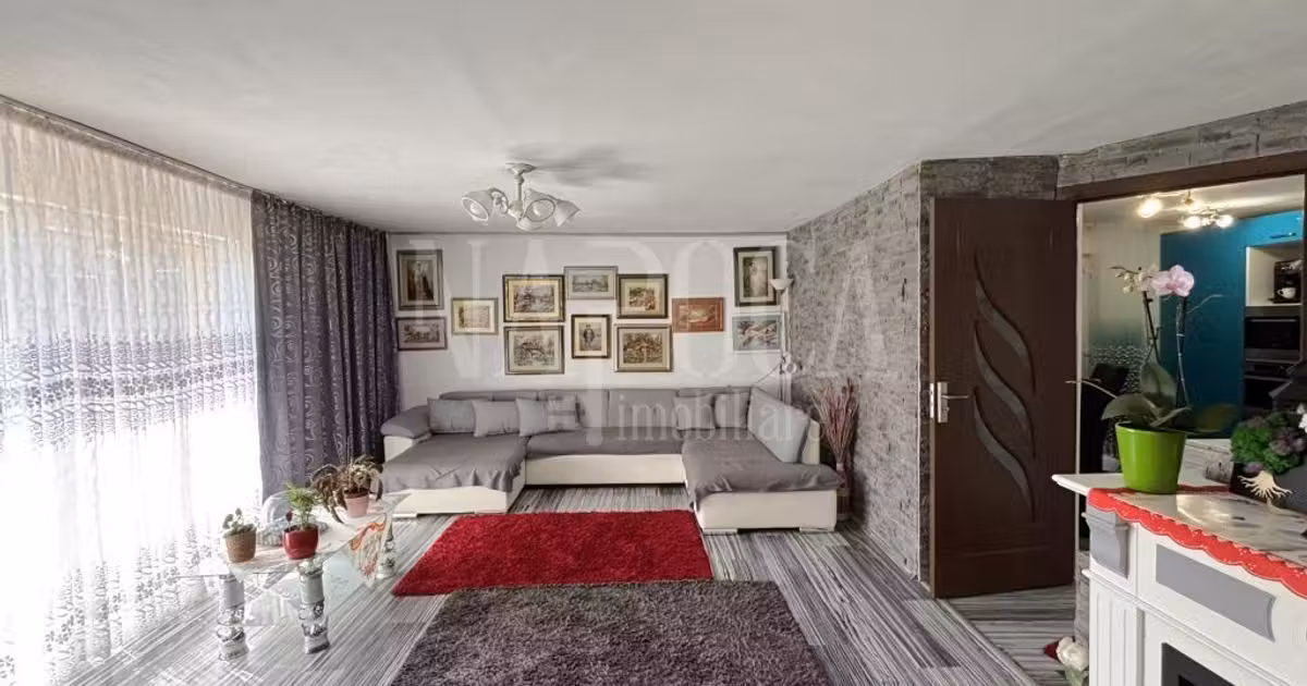 Casă individuală de vânzare cu 7 camere în Apahida