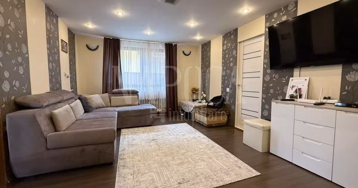 Casă individuală de vânzare cu 5 camere în Chinteni