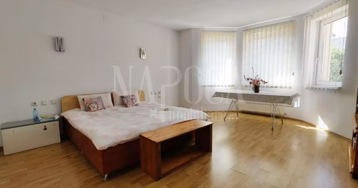 Casă individuală de vânzare cu 11 camere în zona Zorilor, Cluj-Napoca